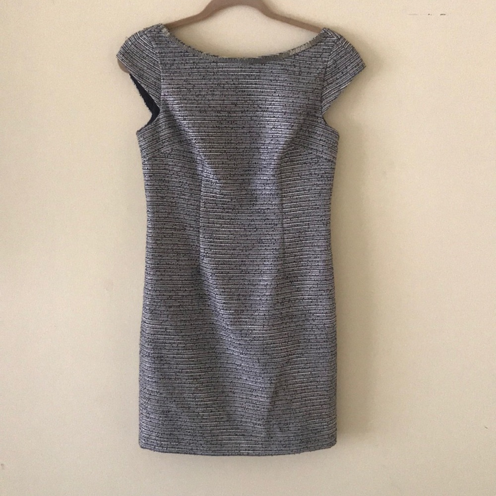 Classy Laundry by Shelli Segal Dress in Size 2